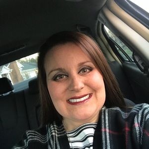 Meet your Posher, Angela